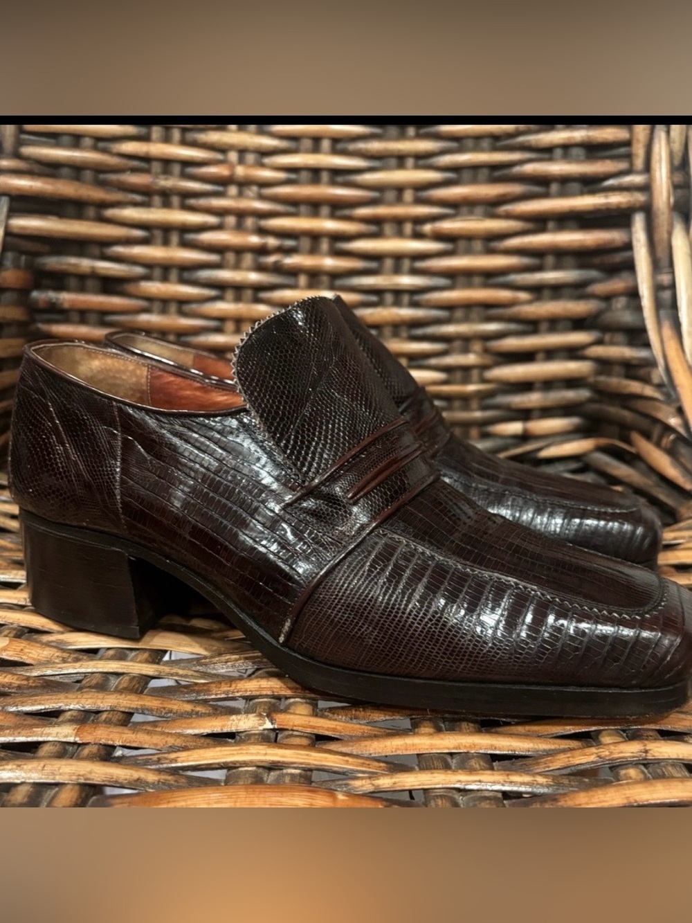 Fratelli Exclusive Made in Italy  Textured Loafers in Rich Brown size 7